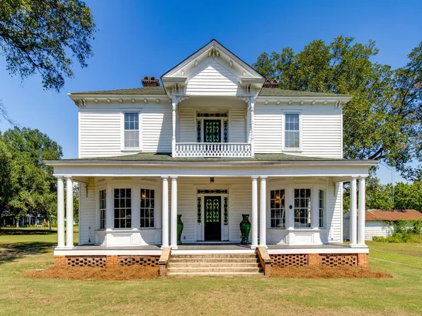 124 Pine St NW, Salley, SC 29137