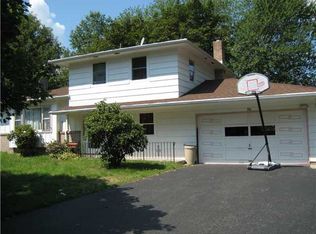 36 Cobleskill Cir, Rochester, NY 14626