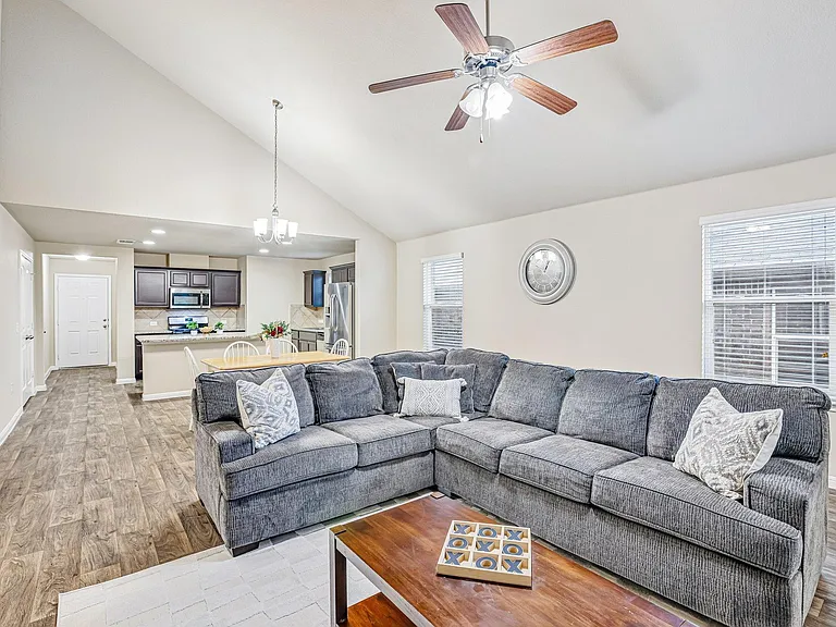 10604 Menominee Falls Ln — Photo 2