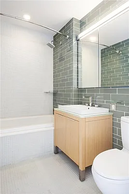 Rented by Domus Realty | media 40