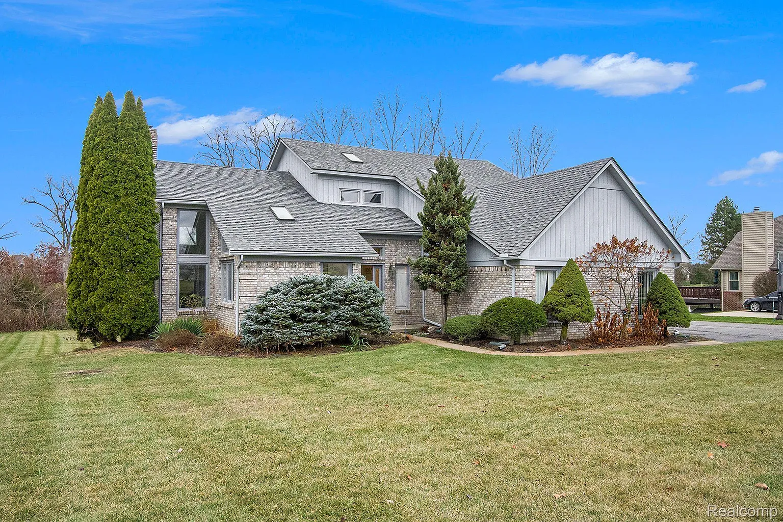 10048 Pembrooke Cir photo 1