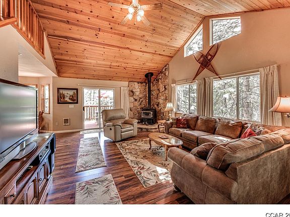 2nd image of 1691 Evergreen Ln