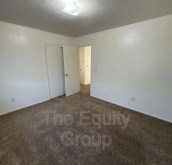 1577 E Cross Ave — Photo 11