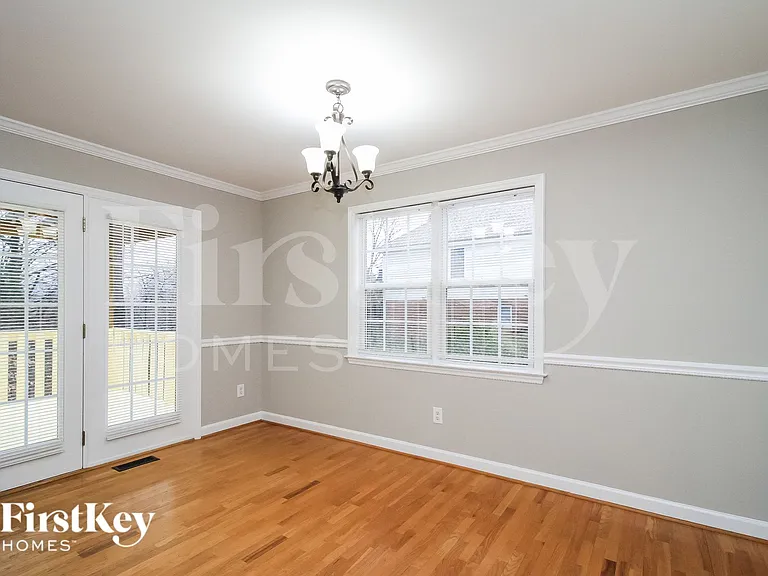 4025 Lofter Ct — Photo 5