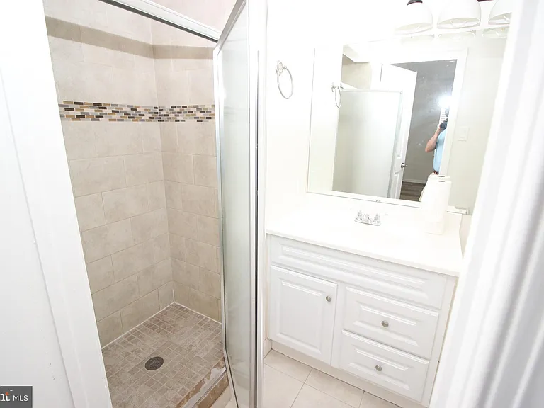 1828 Grand Blvd #28 — Photo 24