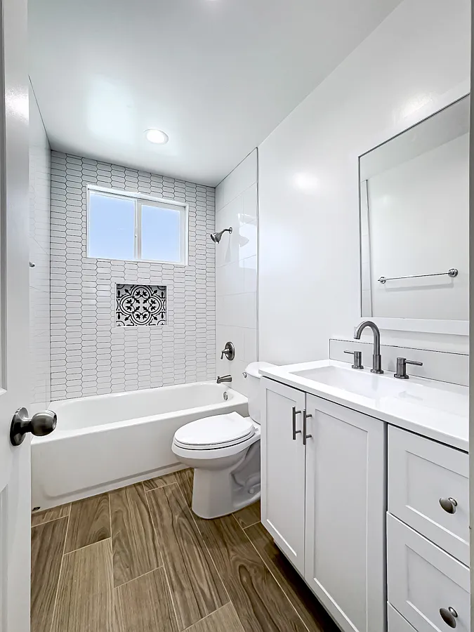 2 bed, 700 sqft, $2,195 — Photo 1