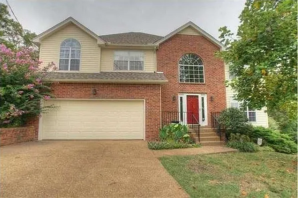 4 bed, 2.5 bath, 2262 sqft, $2,395 — Photo 1