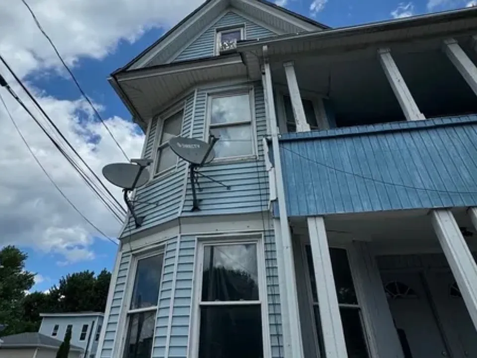 276 Carroll Ave #1