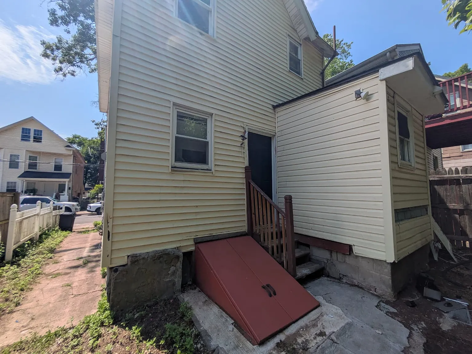 4 bed, $2,250 — Photo 2