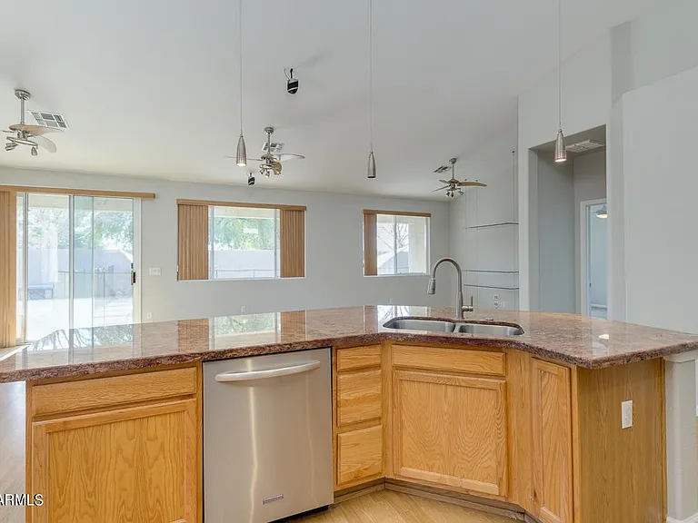 155 E Liberty Ln — Photo 10