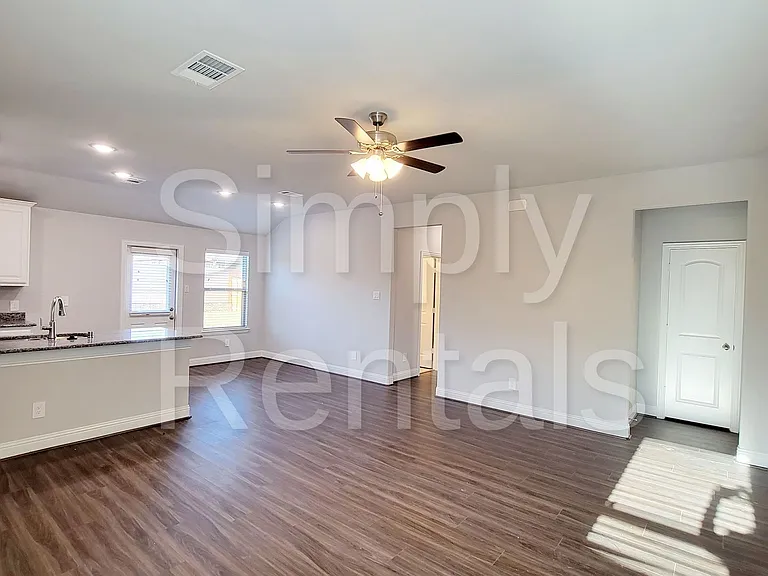 1417 Brindle Dr — Photo 4