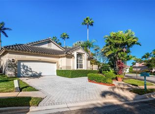 1440 Lacosta Dr W, Hollywood, FL 33027