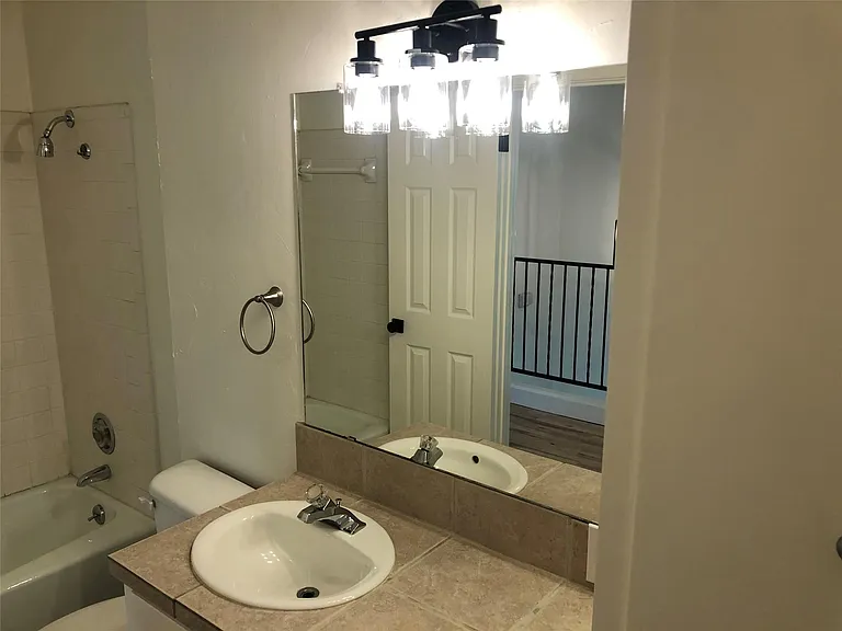 809 Malabar St — Photo 20