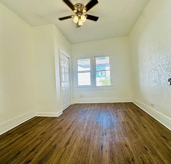 2300 Bryan St — Photo 14