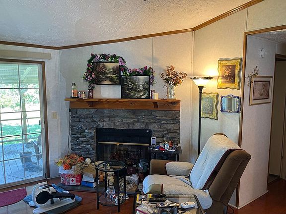 4th image of 1394 Waterfront Dr