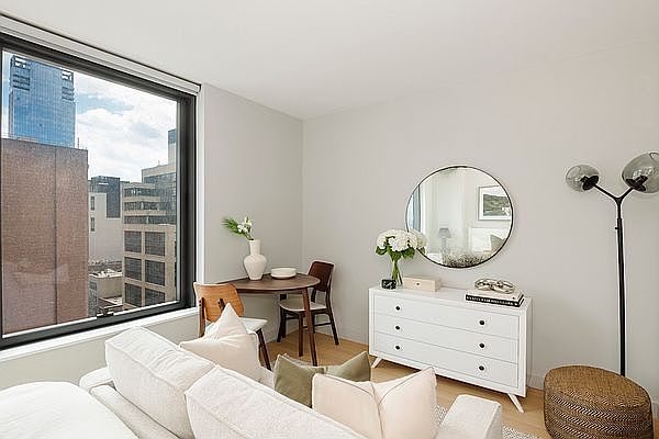 1st image of 311 11th Ave APT 1019
