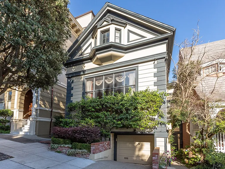 2140 Lyon St — Photo 1