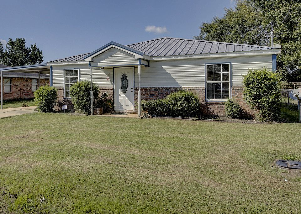 1st image of 402 Bradford Dr