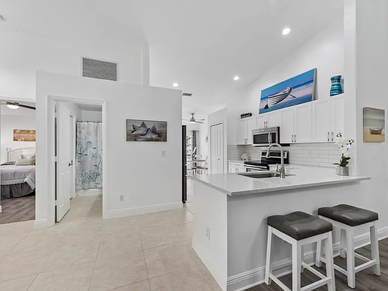 5257 Whitten Dr — Photo 3
