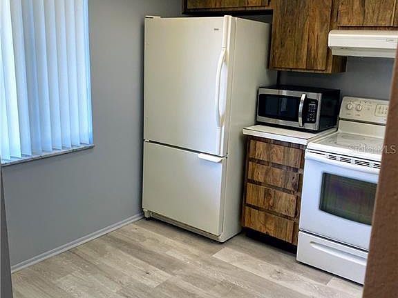 4th image of 126 Nina Way #3