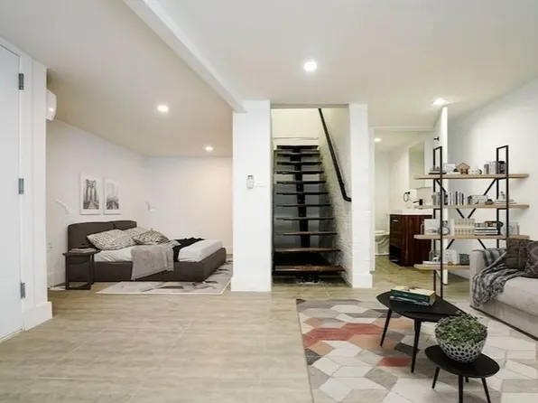 1821 Putnam Avenue image 12 of 12