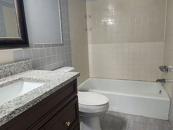 5th image of 1718 E Mulberry Dr APT B