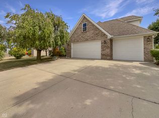 879 S Havens Dr, New Palestine, IN 46163
