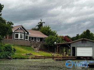 2084 Buck Island Dr, Guntersville, AL 35976