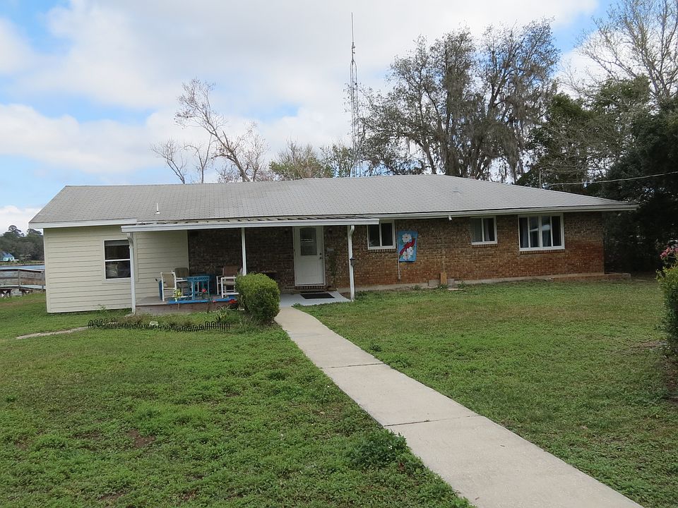 Front entrance to home 
