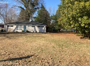 1203 Gallant Fox Run Rd, Lyndon, KY 40242