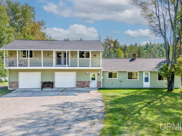 10452 M Ln, Gladstone, MI 49837