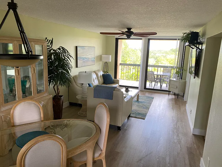 600 Egret Cir #7401 — Photo 5