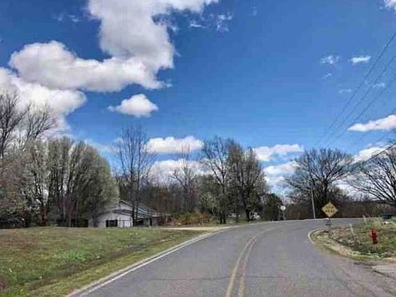 Exterior Neighborhood (street photo)