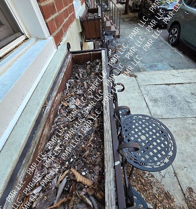 1st image of 878 N Taylor St