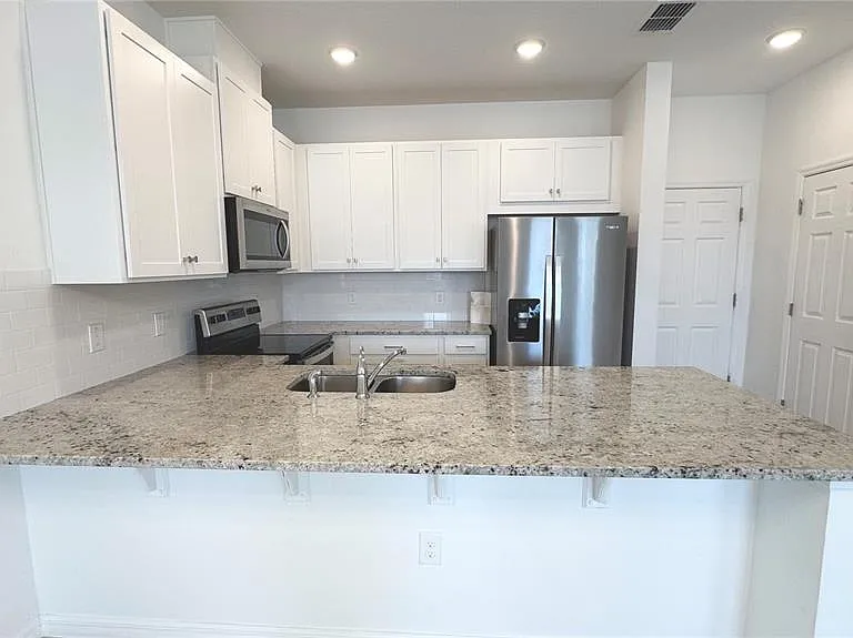 2327 Garden Belle Dr — Photo 4
