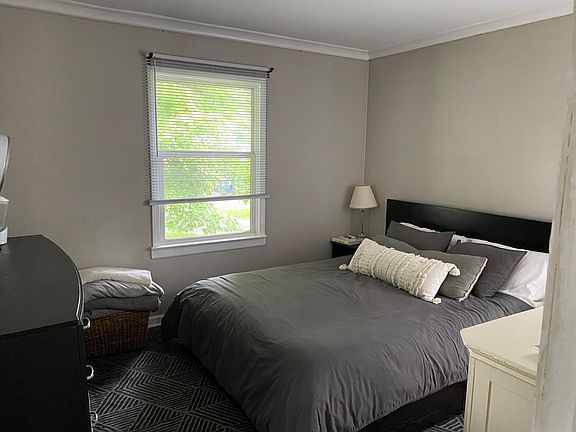 5th image of 419 W Evelyn Ave