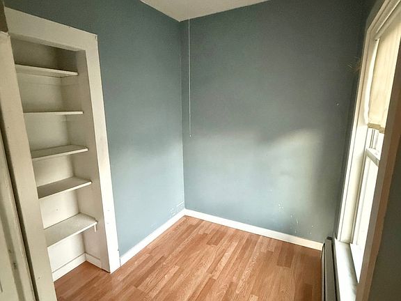 3rd image of 39 5th Ave Unit 2