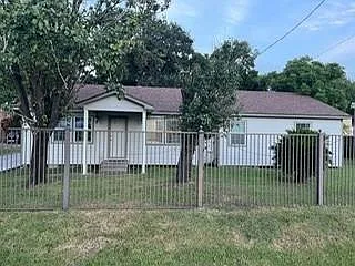 8518 Berwyn Dr