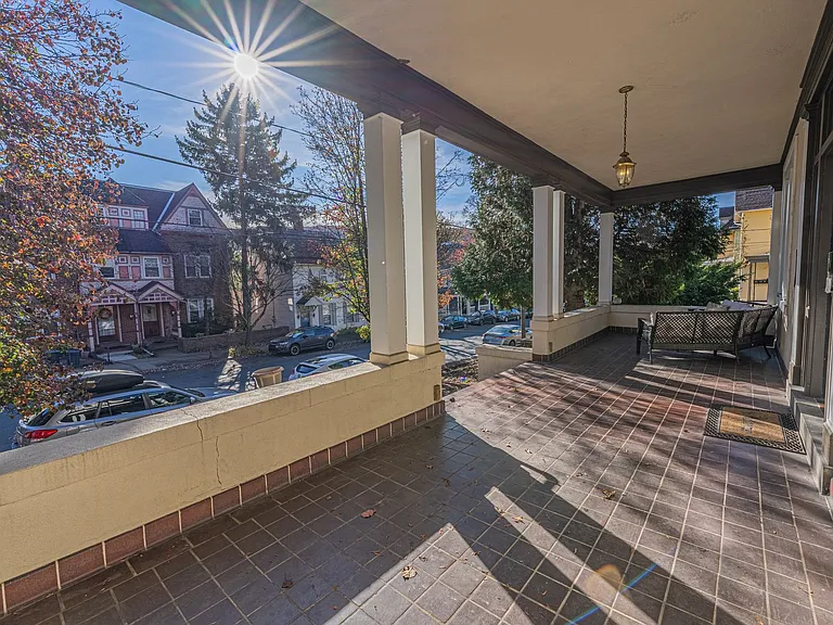 414 Cherokee St — Photo 2