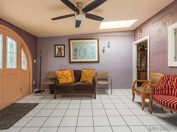 5th image of 637 Tiffany Ct