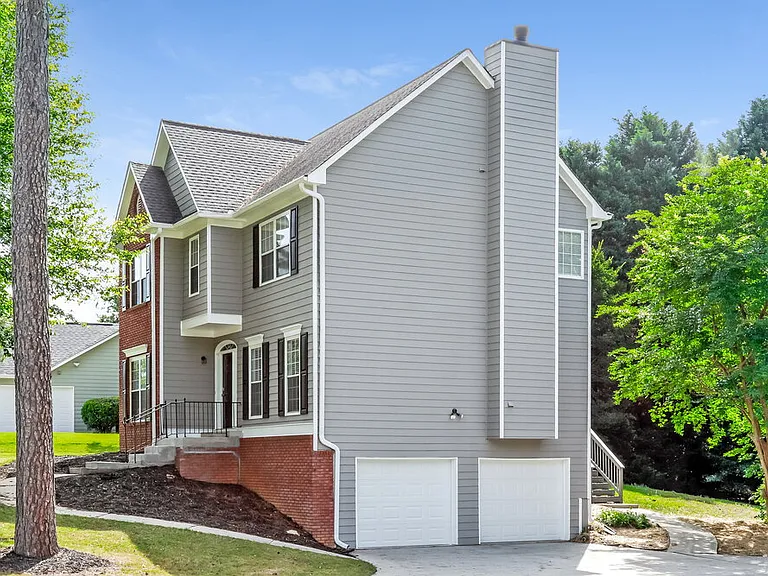 1307 Highfield Dr NE — Photo 1