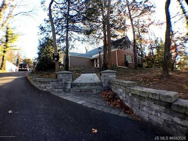 1st image of 15 Holly St