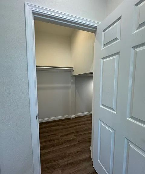 7776 Hemphill Dr — Photo 4