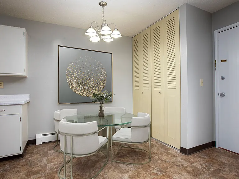 Colton Heights Apartments — Photo 42