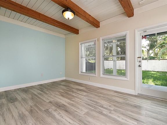 4th image of 750 N Westmoreland Dr #1