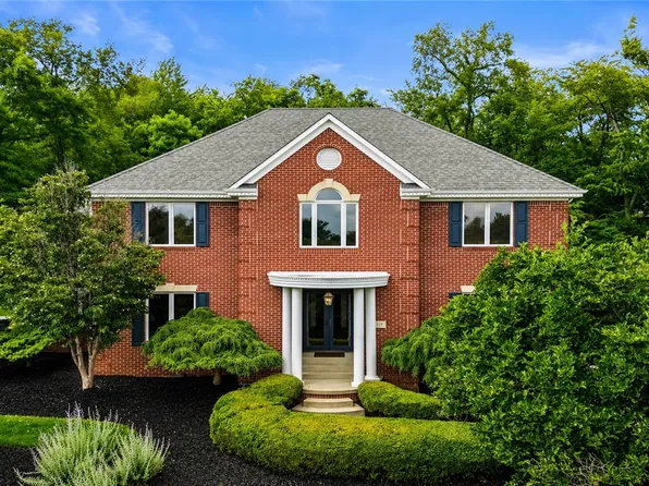 119 Laurel Oak Dr, Sewickley, PA 15143