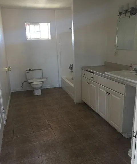 Large bathroom and shower in tub