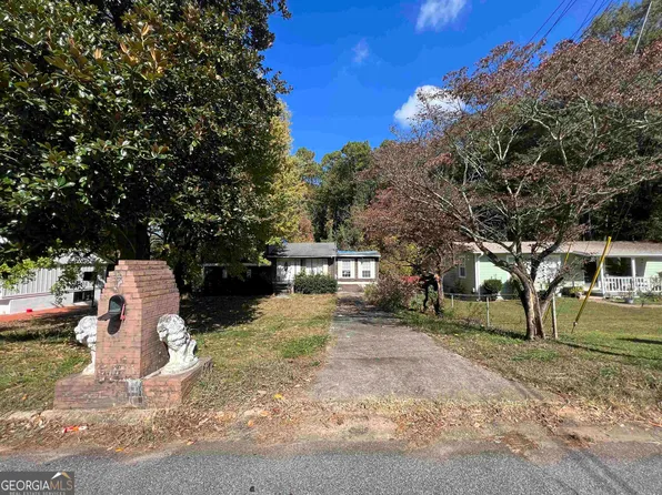 660 Caribbean Dr, Forest Park, GA 30297