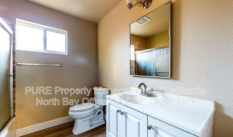 560 Dexter St #I — Photo 7