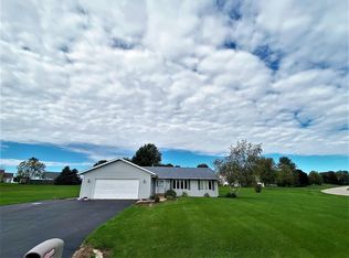 5698 Southdown Ln, Roscoe, IL 61073